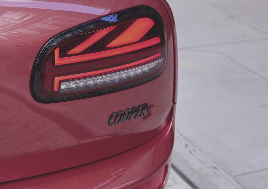 Детали экстерьера Mini Cooper S Clubman (F54) 2019 года  (WW) (фото 92 из 150)